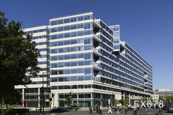 IMF报告：全球经济面临增长压力与通胀挑战(图1)